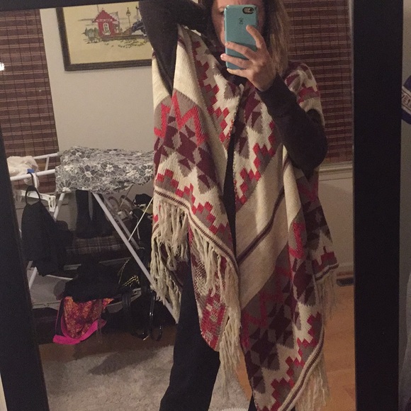 American rag  poncho - Picture 2 of 2